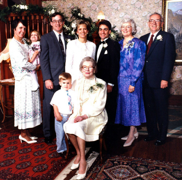 Family 1991.jpg (486140 bytes)